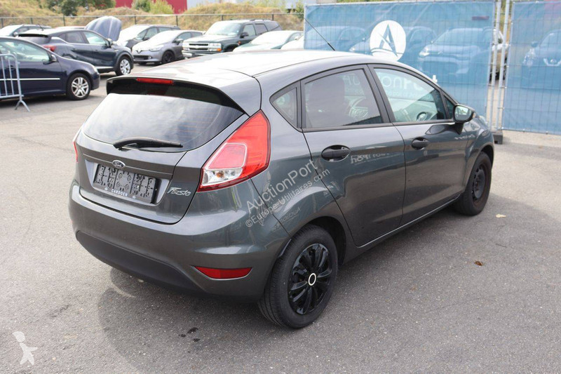 Véhicule utilitaire Ford
