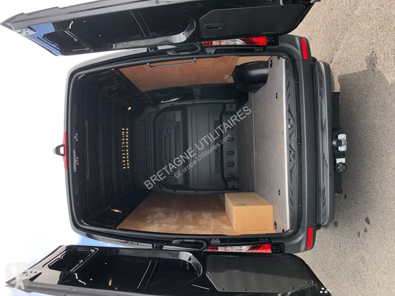 Véhicule utilitaire Mercedes SPRINTER FG 319...