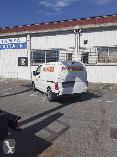 Véhicule utilitaire Nissan