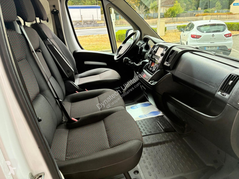 Véhicule utilitaire Peugeot 2.2 BLUEHDI S&S...