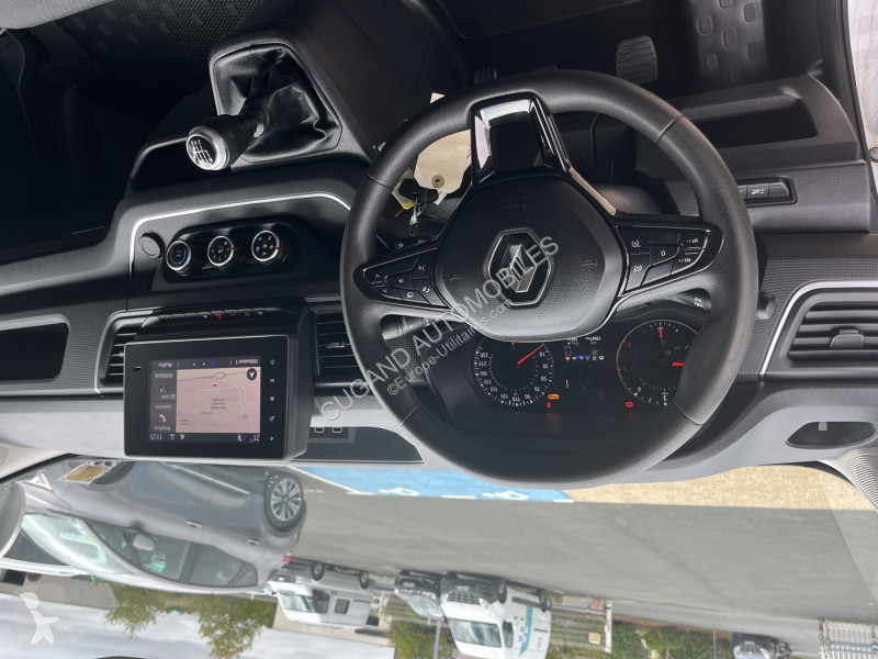 Коммерческий автомобиль Renault TRAFIC III FG...