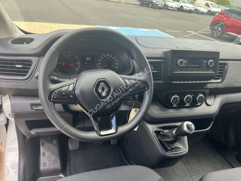 Коммерческий автомобиль Renault TRAFIC III FG...