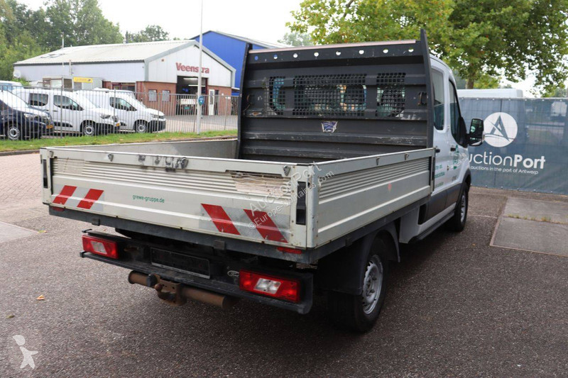 Véhicule utilitaire Ford