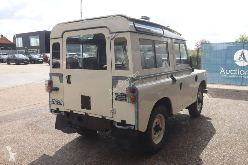 Véhicule utilitaire Land Rover