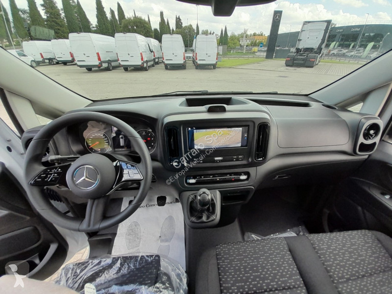 Véhicule utilitaire Mercedes Furgone