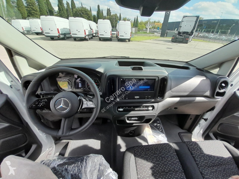 Véhicule utilitaire Mercedes Furgone