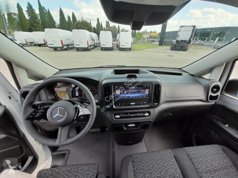 Véhicule utilitaire Mercedes Furgone
