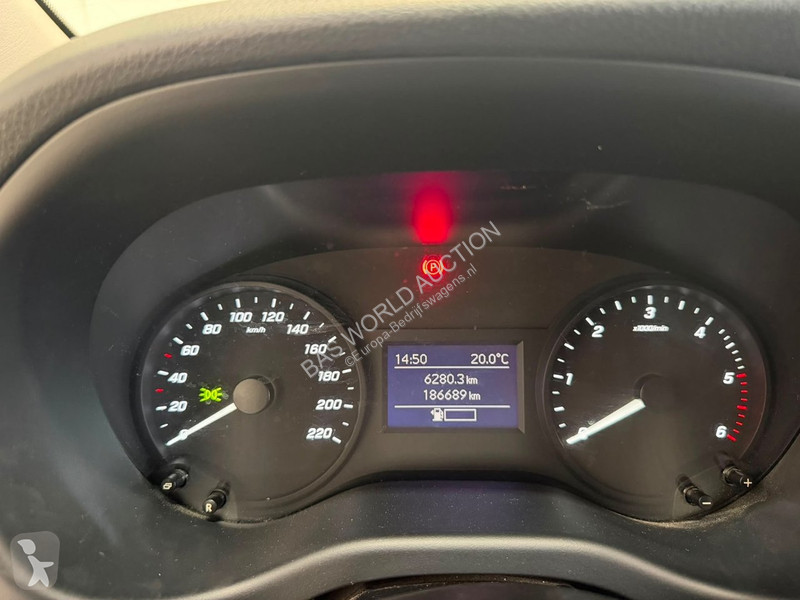 Véhicule utilitaire Mercedes Lang Vito
