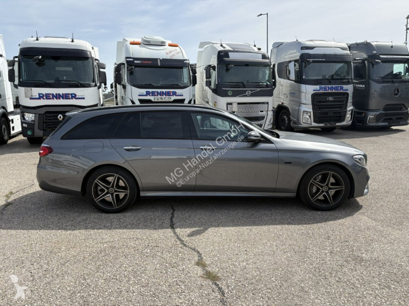 Veículo utilitário Mercedes E 300 de EQ-Power...
