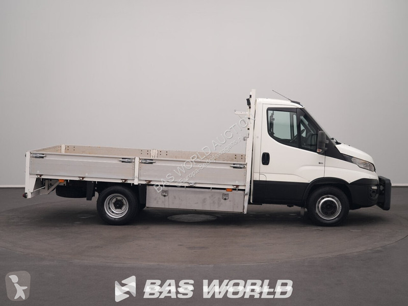 Véhicule utilitaire Iveco 35C17