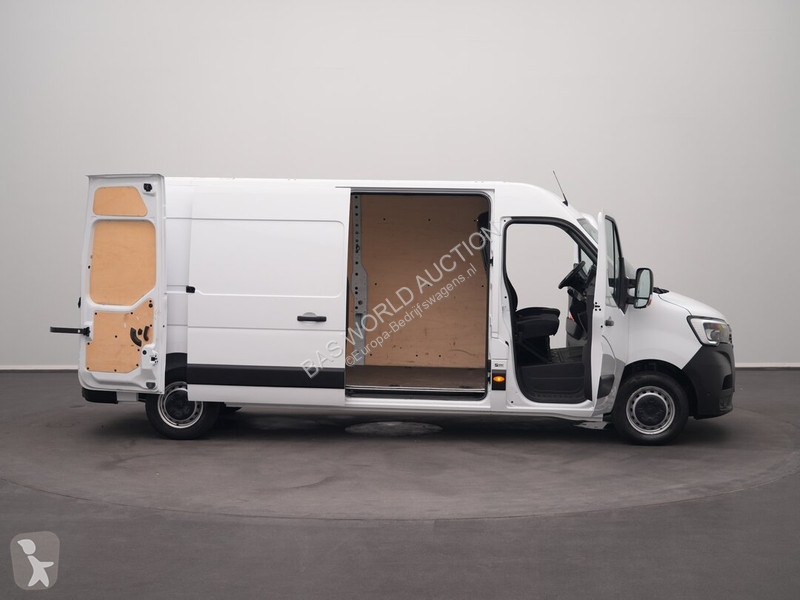 Véhicule utilitaire Renault 135PK