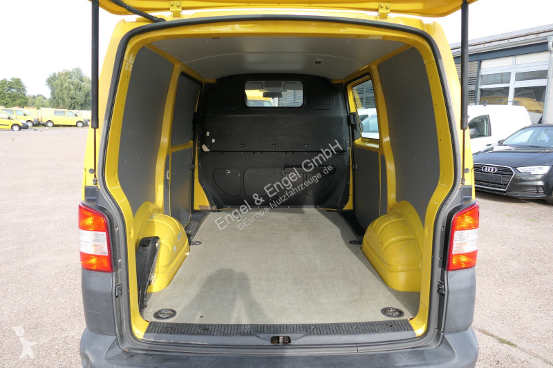 Véhicule utilitaire Volkswagen T5 Transporter...
