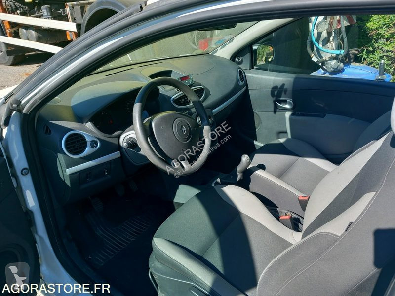 Véhicule utilitaire Renault CLIO