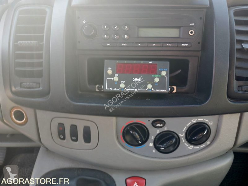 Véhicule utilitaire Renault TRAFIC