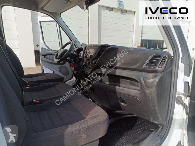 Лекотоварен автомобил Iveco DAILY 35C14D