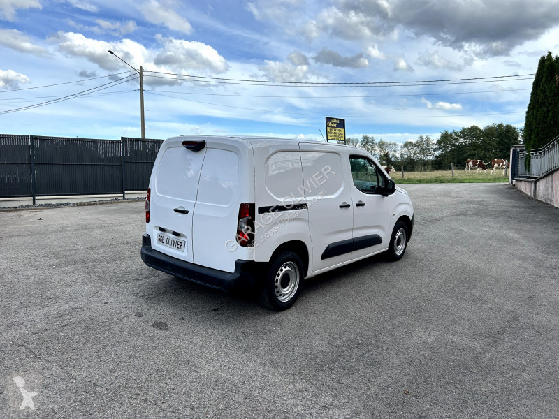 Furgoneta Peugeot Standard 650KG 1.5 Bluehdi...