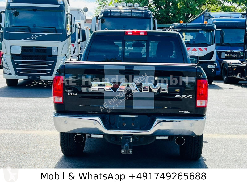 Комерційні автомобілі Dodge RAM 1500 Classic...