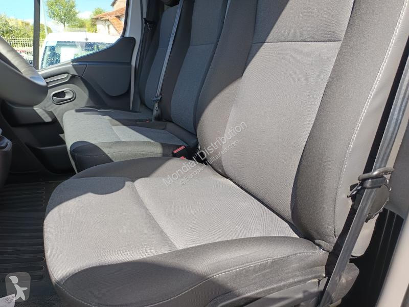 Véhicule utilitaire Renault F3500 L2H2 DCI 135...