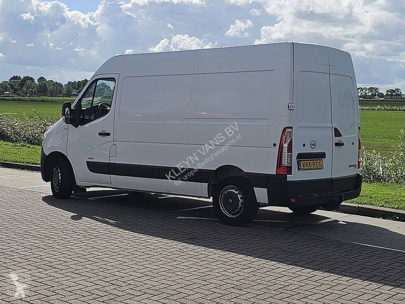 Лекотоварен автомобил Opel 2.3