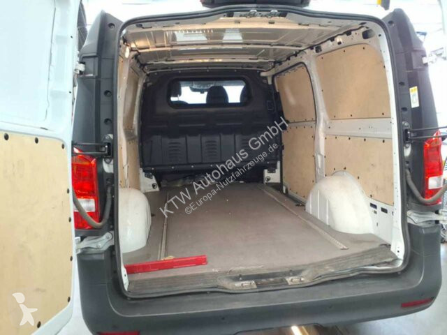 Véhicule utilitaire Mercedes Vito116CDI KA...