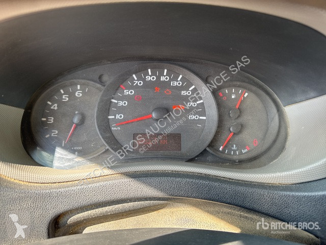 Véhicule utilitaire Renault dCi100