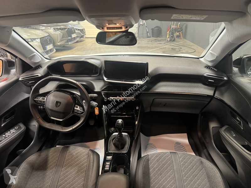 Коммерческий автомобиль Peugeot 208