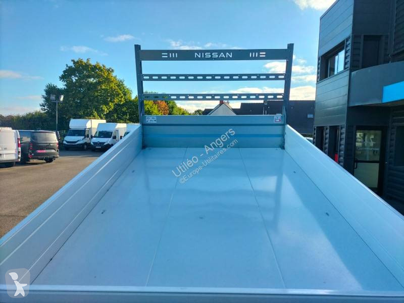 Véhicule utilitaire Nissan