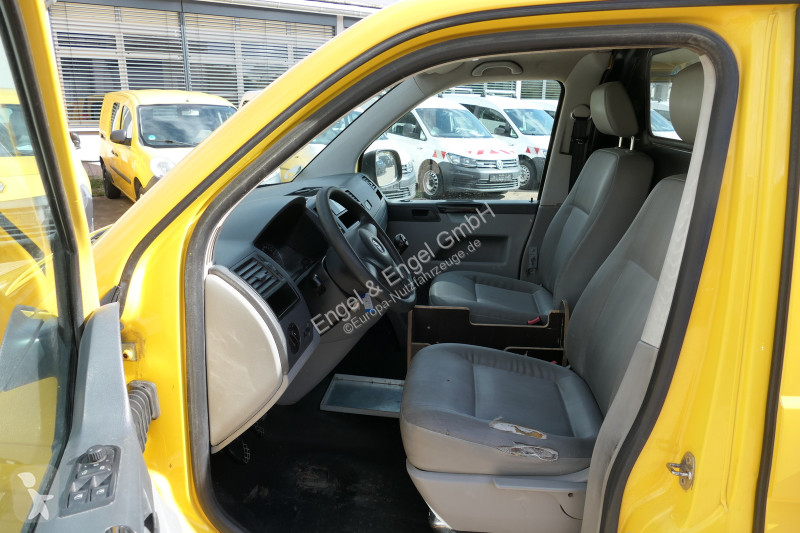 Лекотоварен автомобил Volkswagen T5 Transporter...