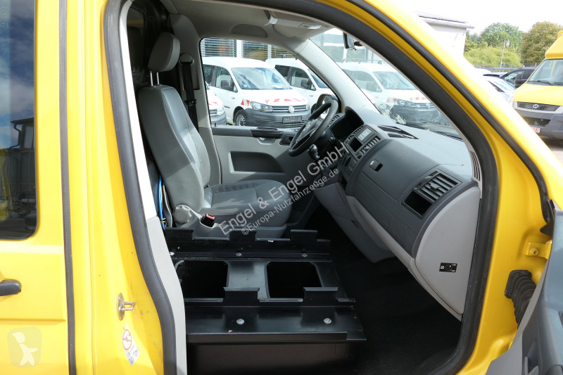 Лекотоварен автомобил Volkswagen T5 Transporter...