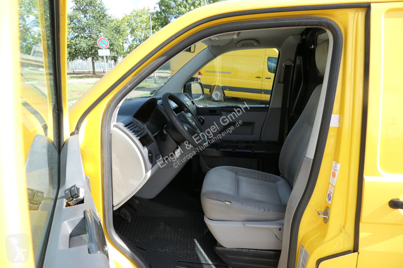 Лекотоварен автомобил Volkswagen T5 Transporter...