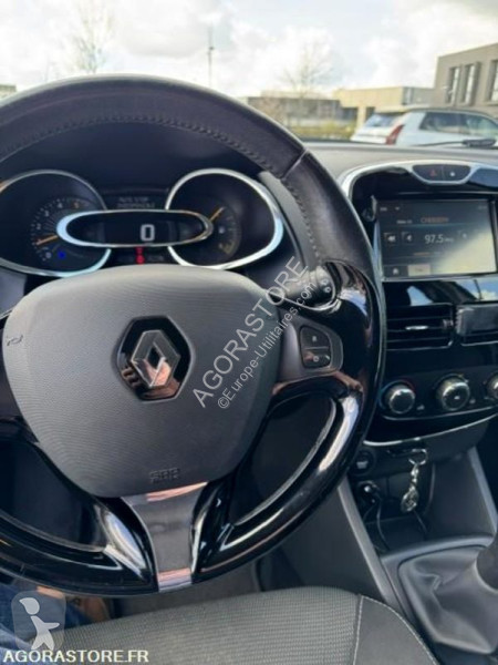Лекотоварен автомобил Renault CLIO