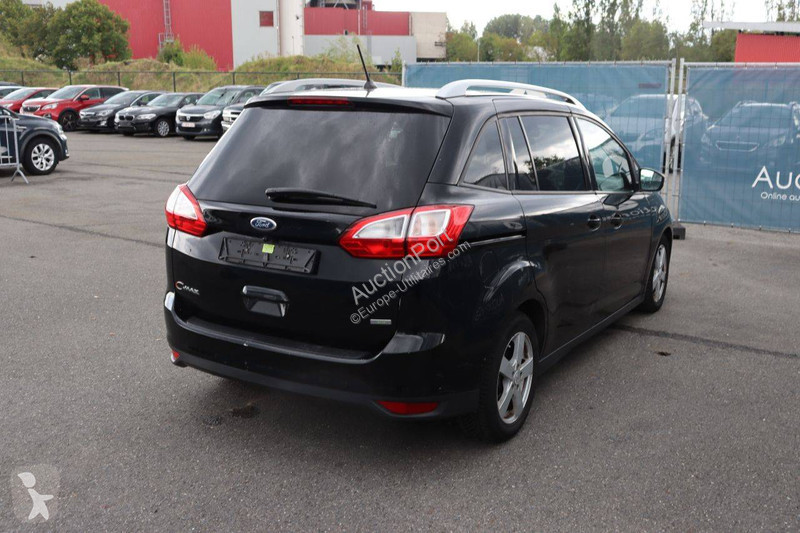 Furgoneta Ford Grand