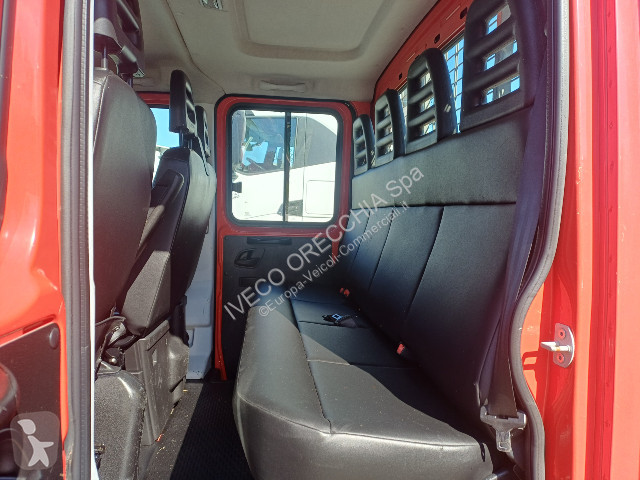 Лекотоварен автомобил Iveco DAILY 35C12 6+1