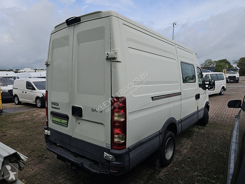 Лекотоварен автомобил Iveco 35C13 L2H2...