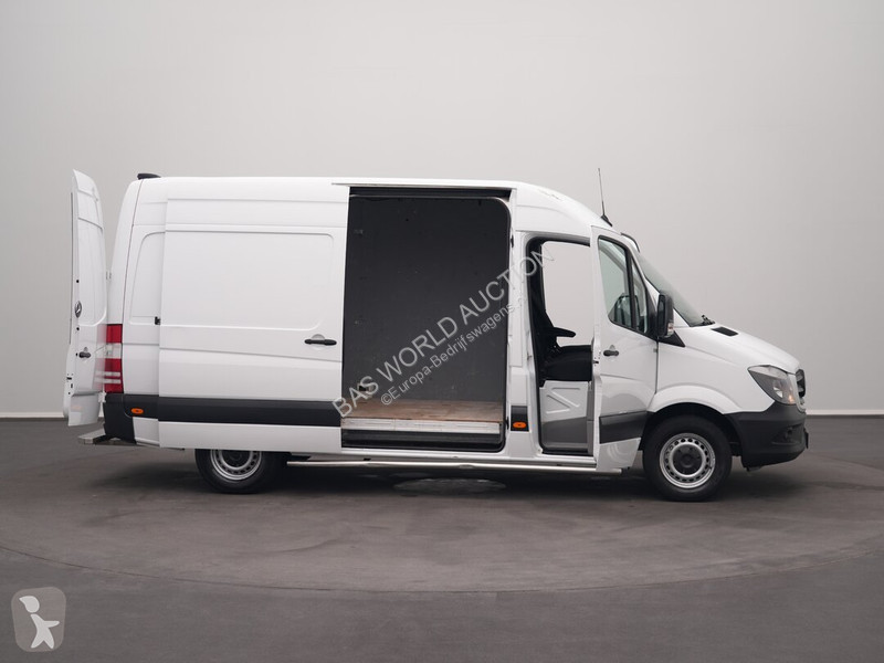 Лекотоварен автомобил Mercedes 311 CDI