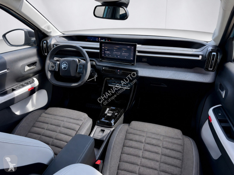 Лекотоварен автомобил Citroën 1.2 Hybride 145...