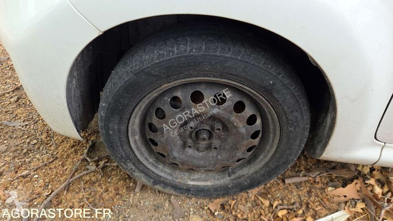 Лекотоварен автомобил Peugeot 107