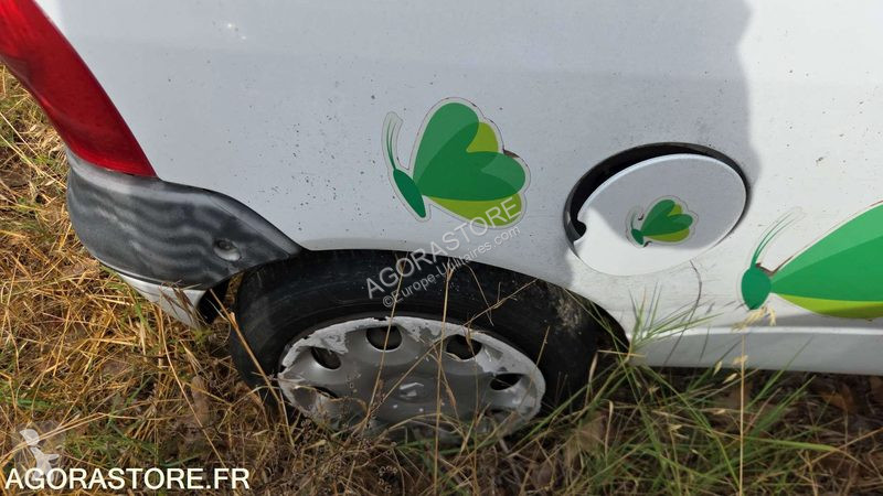 Лекотоварен автомобил Renault TWINGO