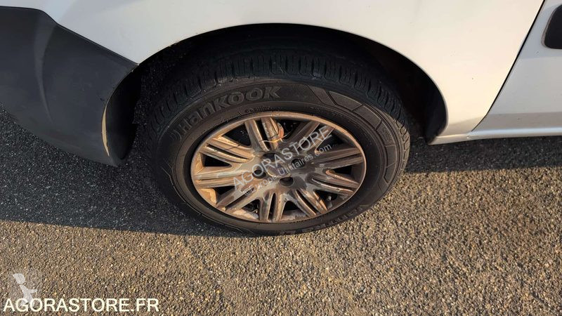 Лекотоварен автомобил Fiat DOBLO