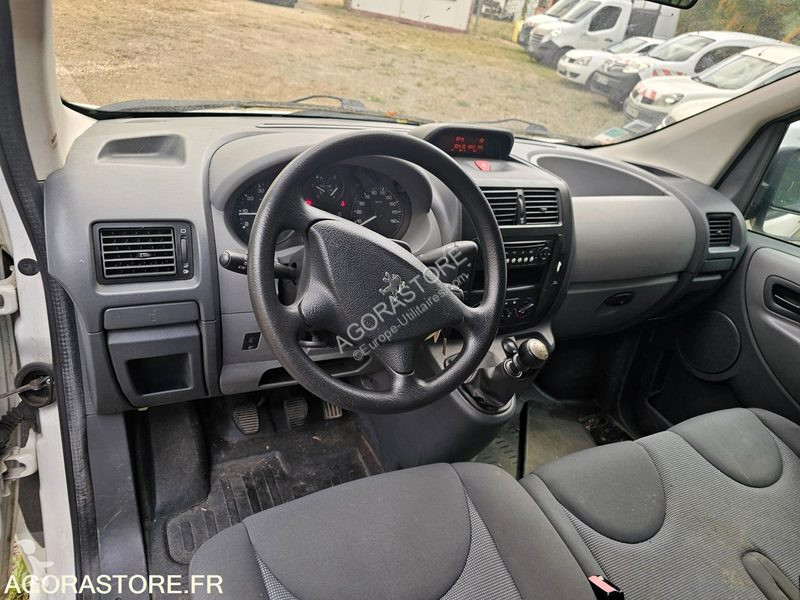 Лекотоварен автомобил Peugeot