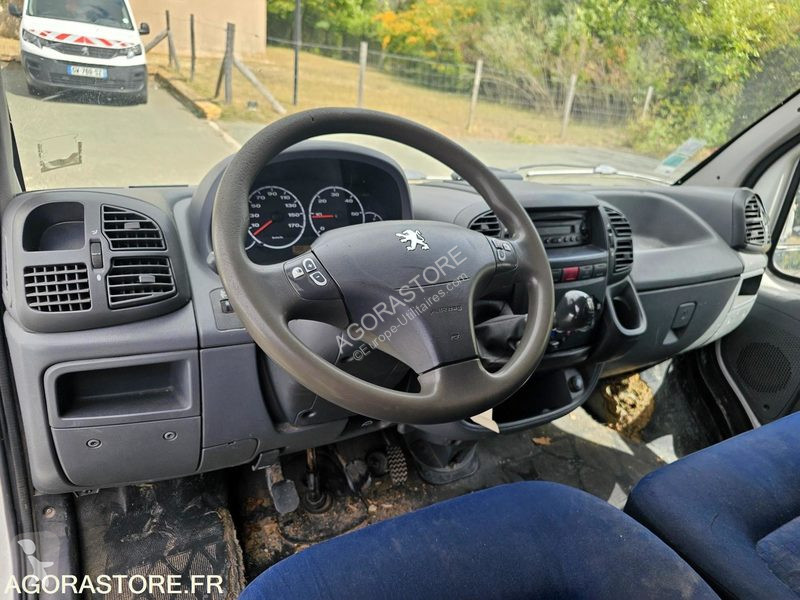 Лекотоварен автомобил Peugeot