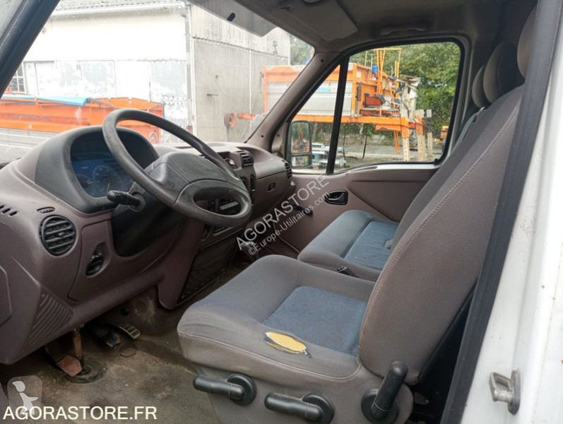 Лекотоварен автомобил Renault MASTER