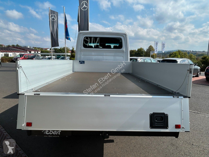 Лекотоварен автомобил Mercedes 317 CDI 4325...