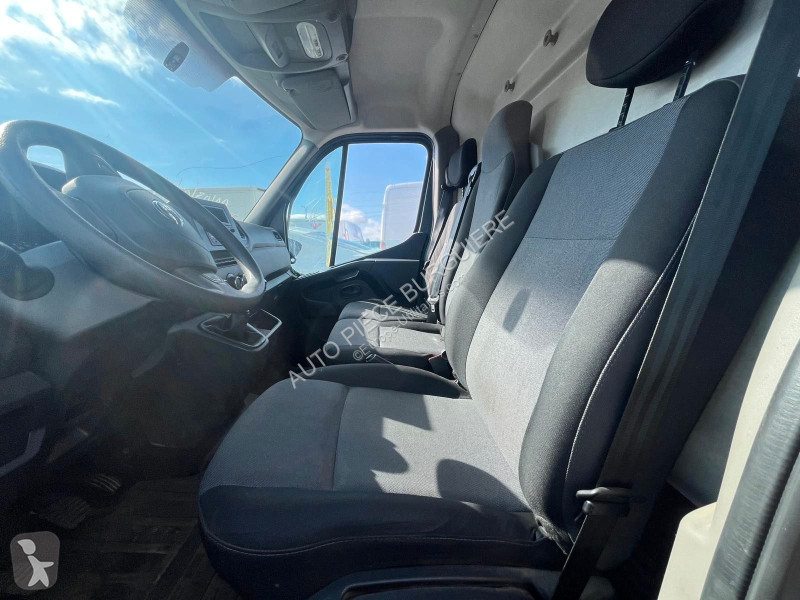 Лекотоварен автомобил Nissan 2.3 DCi 150 Acenta...