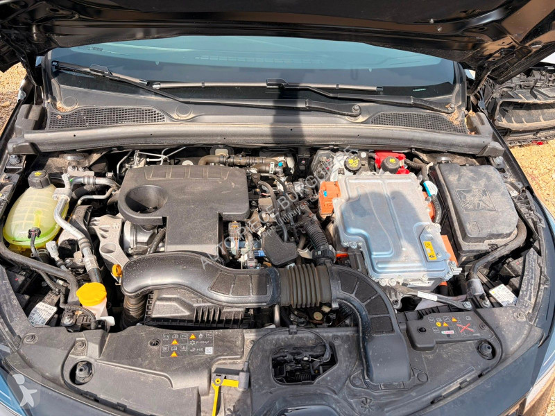 Лекотоварен автомобил Renault V 1.6 E-Tech HEV...