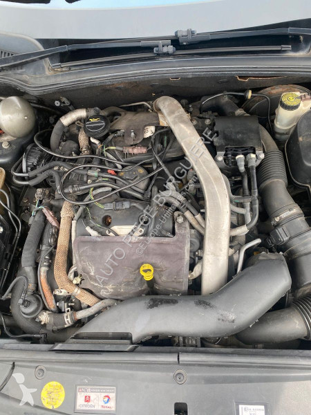 Лекотоварен автомобил Citroën V6 2.7 HDI 204...