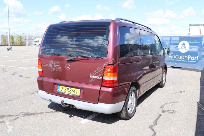 Bedrijfswagen Mercedes 114
