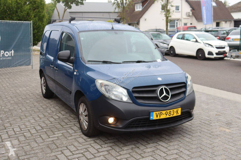 Furgoneta Mercedes