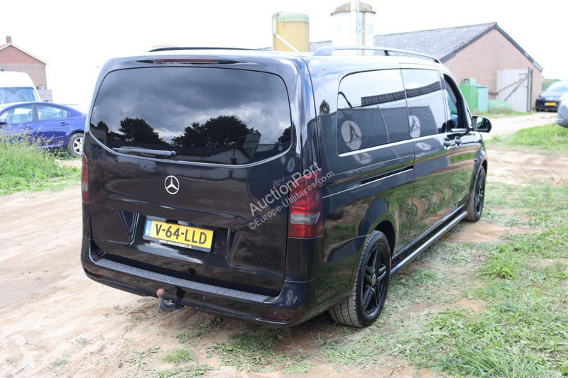 Mercedes  van