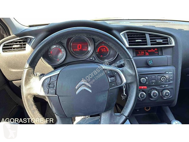Коммерческий автомобиль